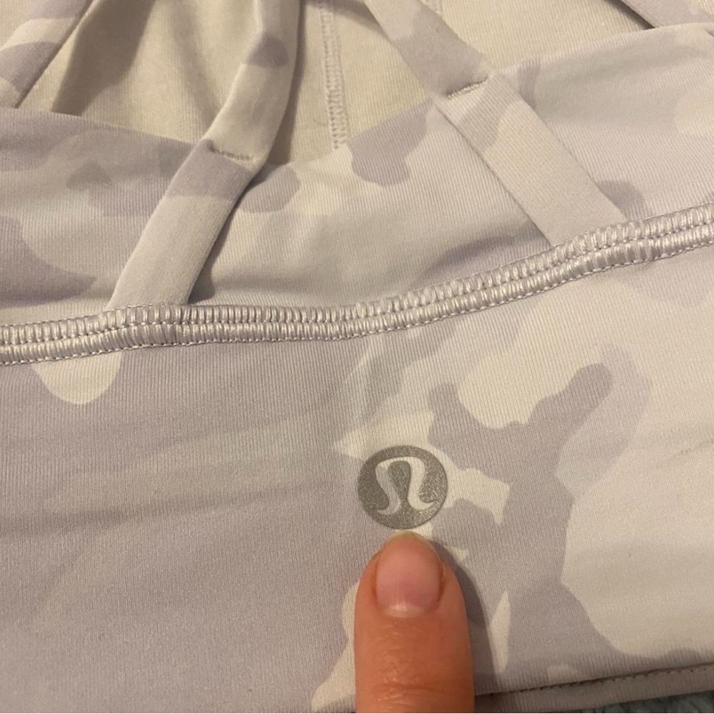 Lululemon sportsbra size 0 - Picture 3 of 3